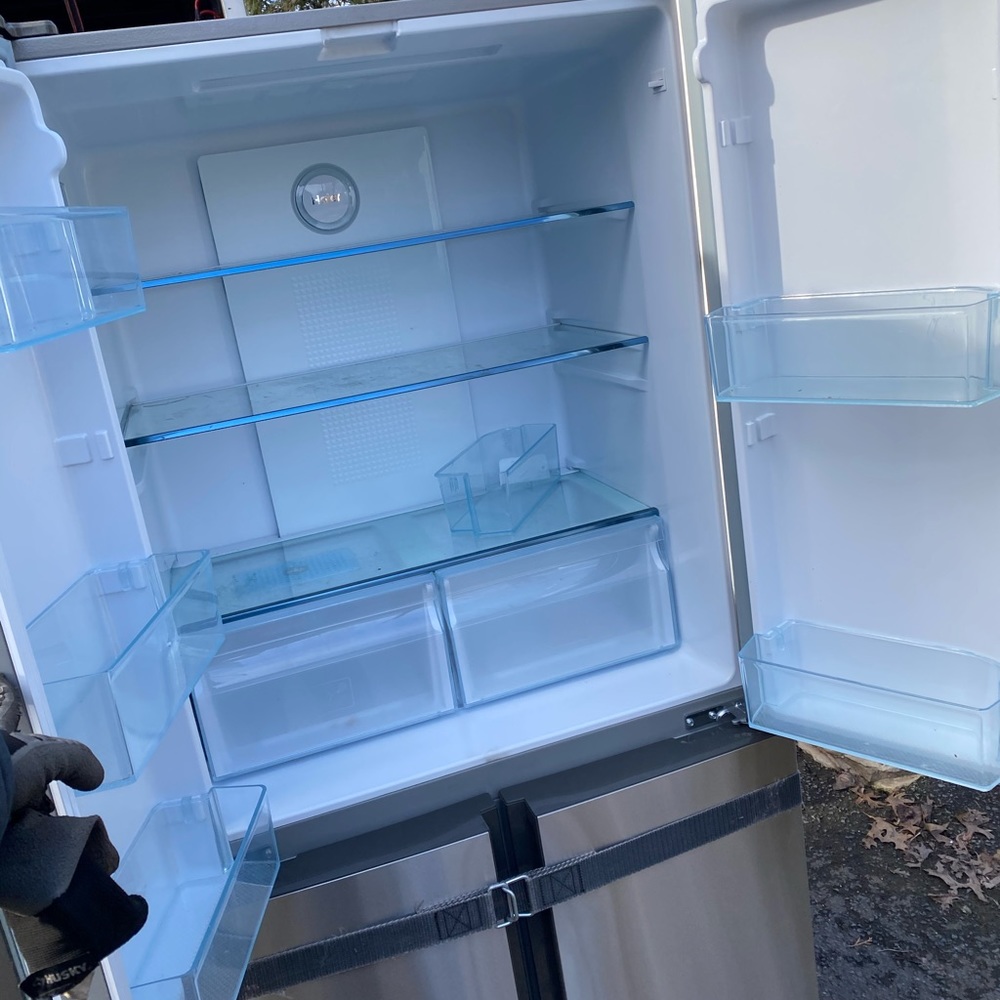 Refrigerator - Picture 3 of 5